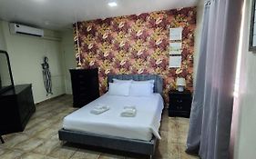Cozy Studio Apartment Minutes From The Beach